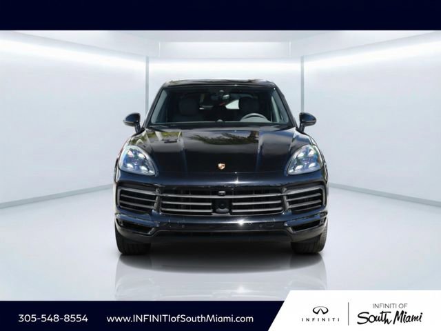 Used 2022 Porsche Cayenne Platinum Edition image 2