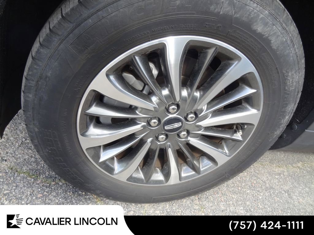 Used 2022 Lincoln Nautilus FWD w/ Premium Package image 13