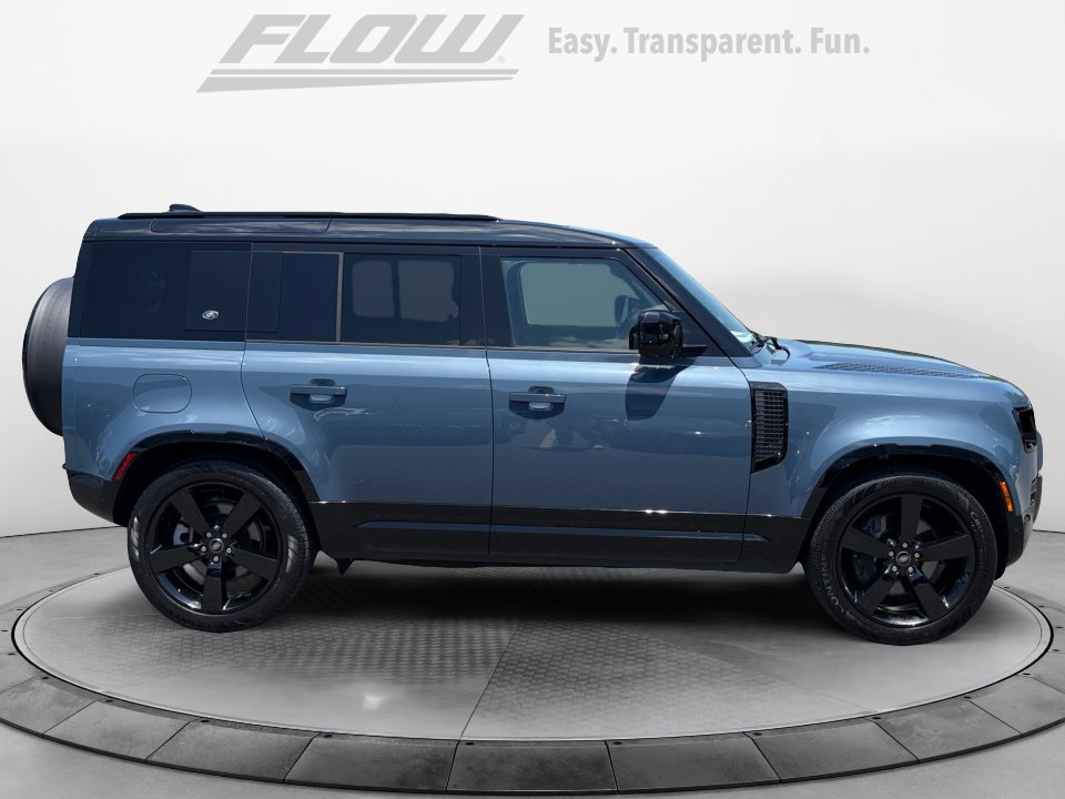 Used 2024 Land Rover Defender 110 X-Dynamic SE AWD/4WD image 10