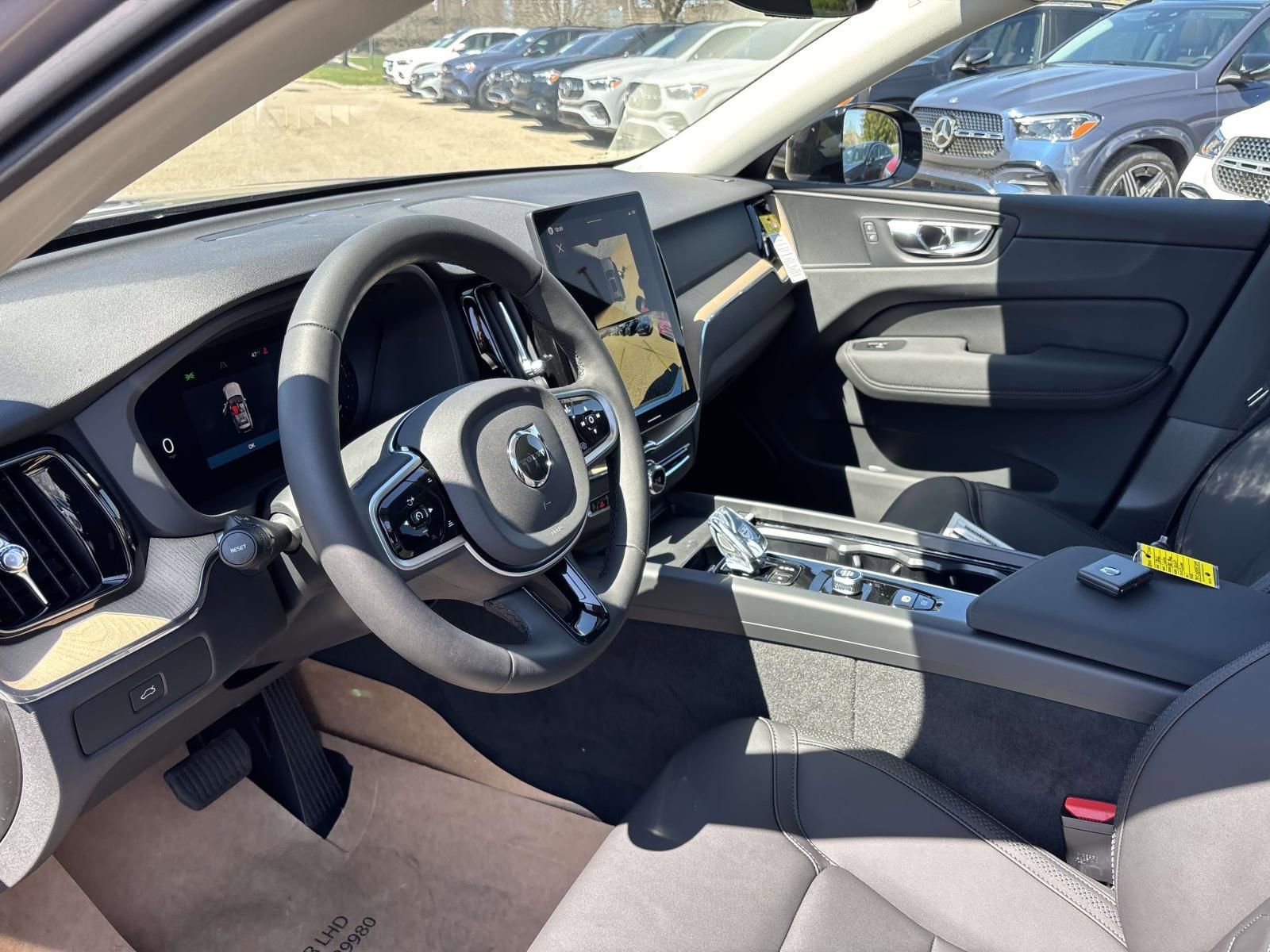 New 2026 Volvo XC60 B5 Plus AWD/4WD image 23