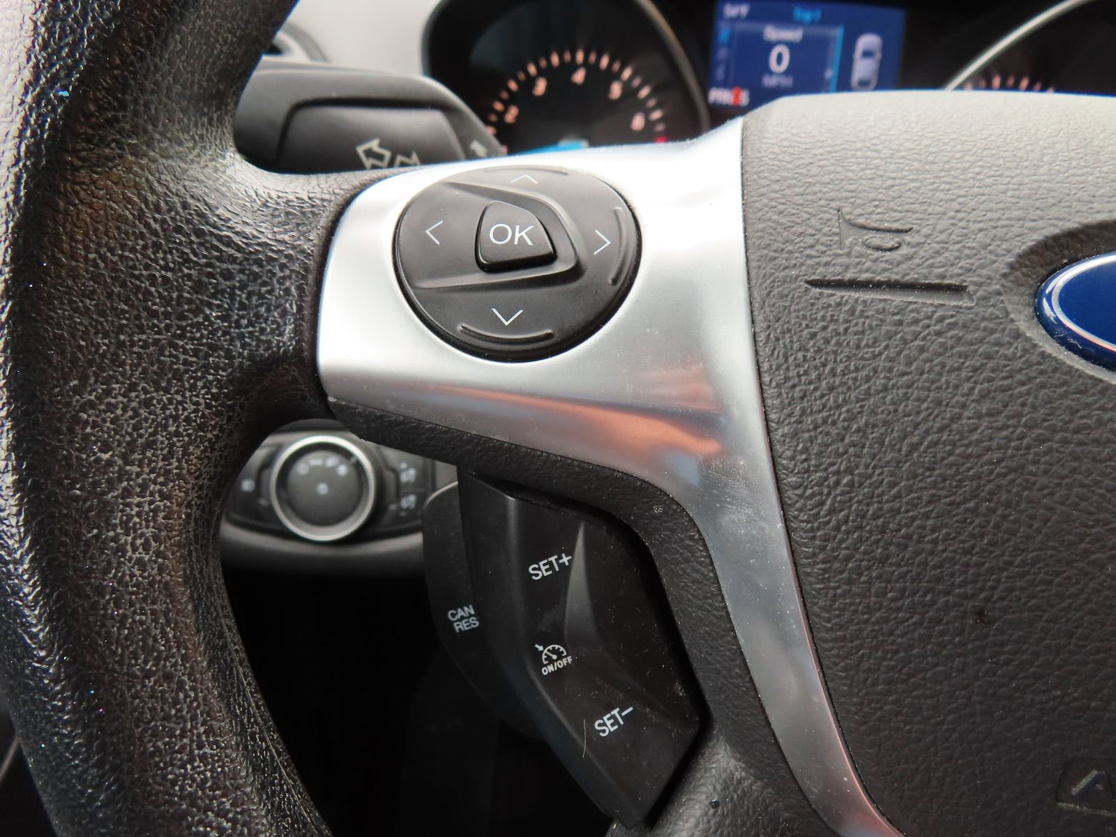 Used 2015 Ford Escape SE FWD image 18