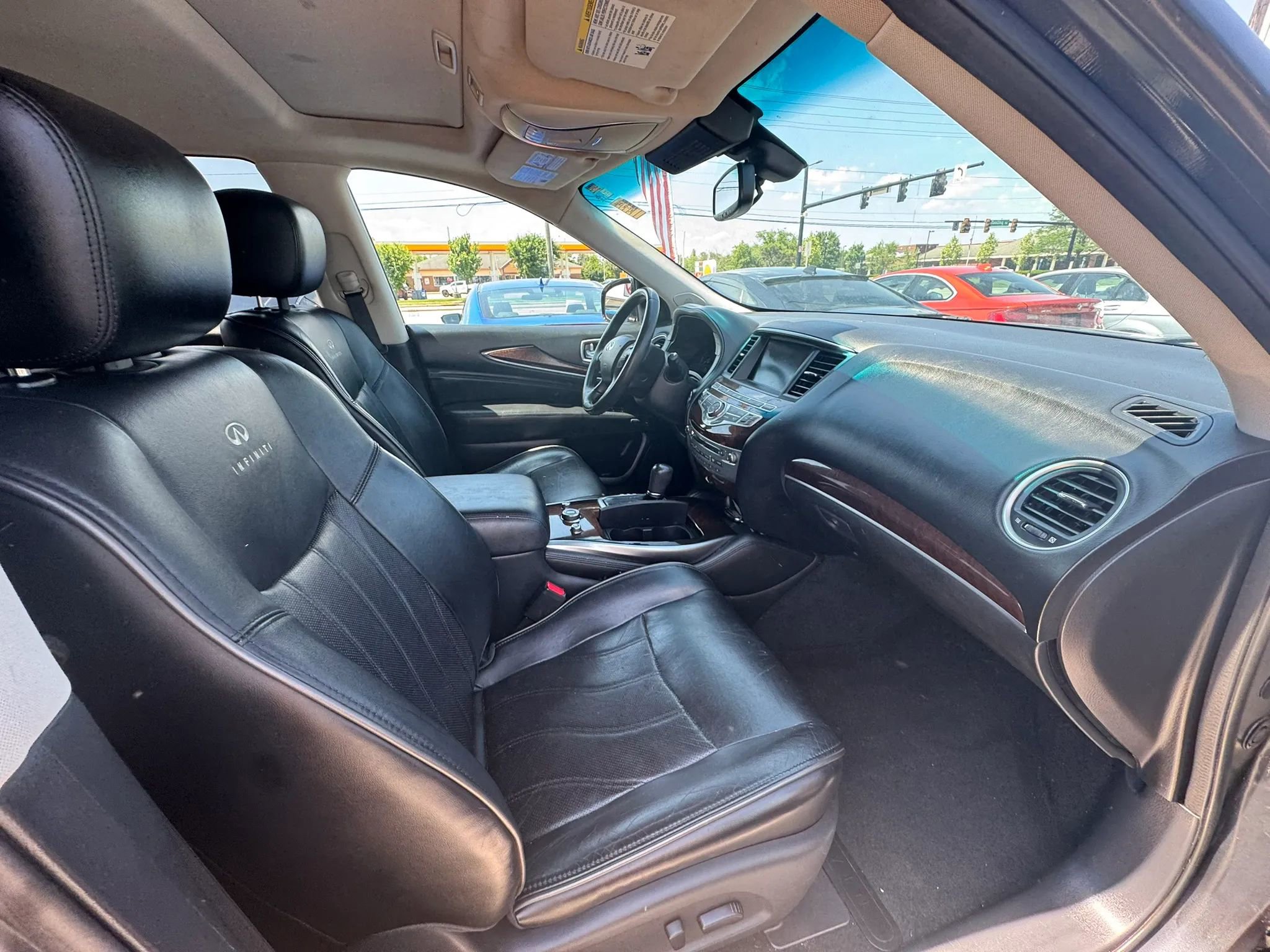 Used 2013 INFINITI JX35 AWD w/ Premium Pkg image 25