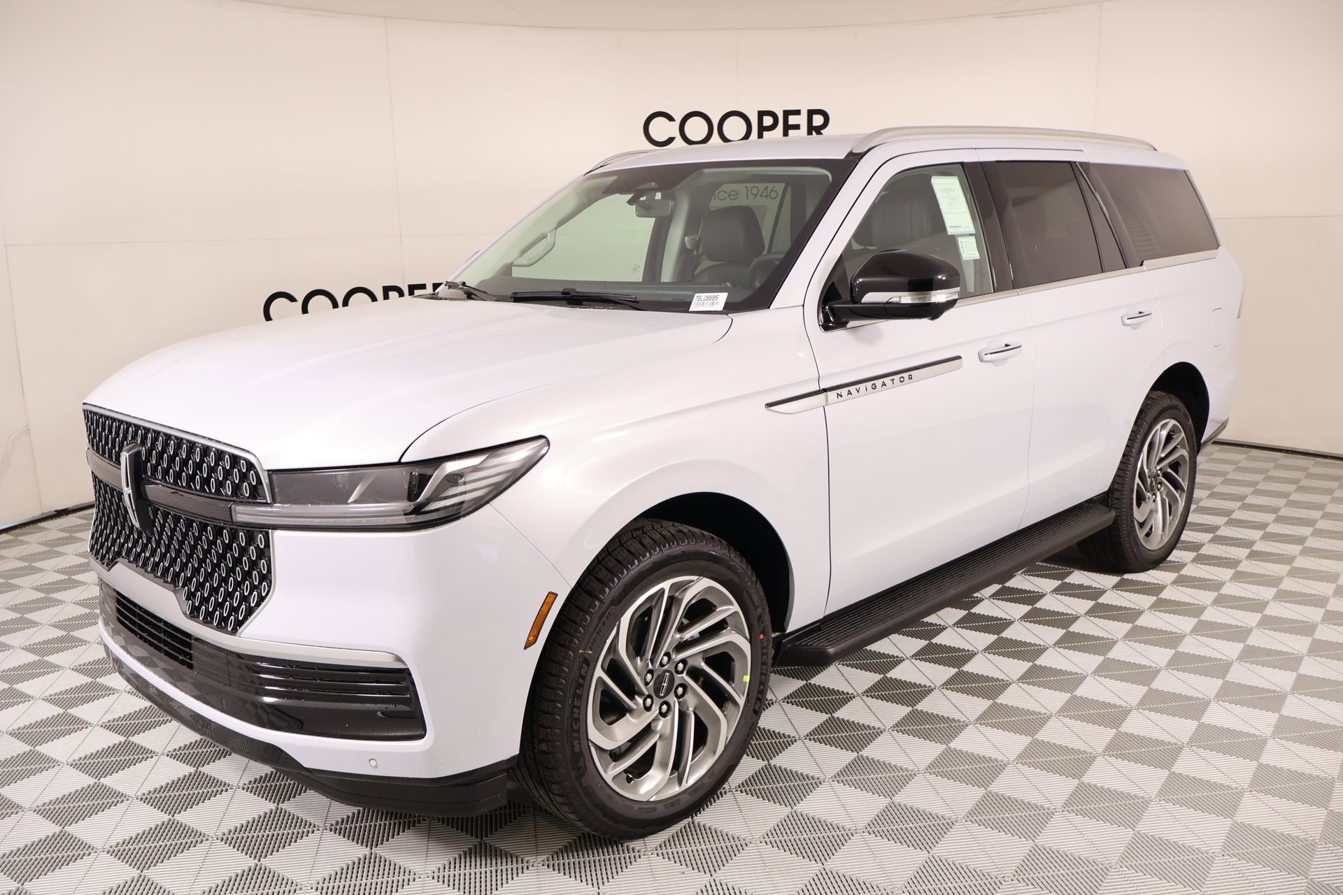 New 2026 Lincoln Navigator Premiere AWD/4WD image 10