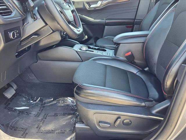Used 2025 Ford Escape ST-Line AWD/4WD image 15