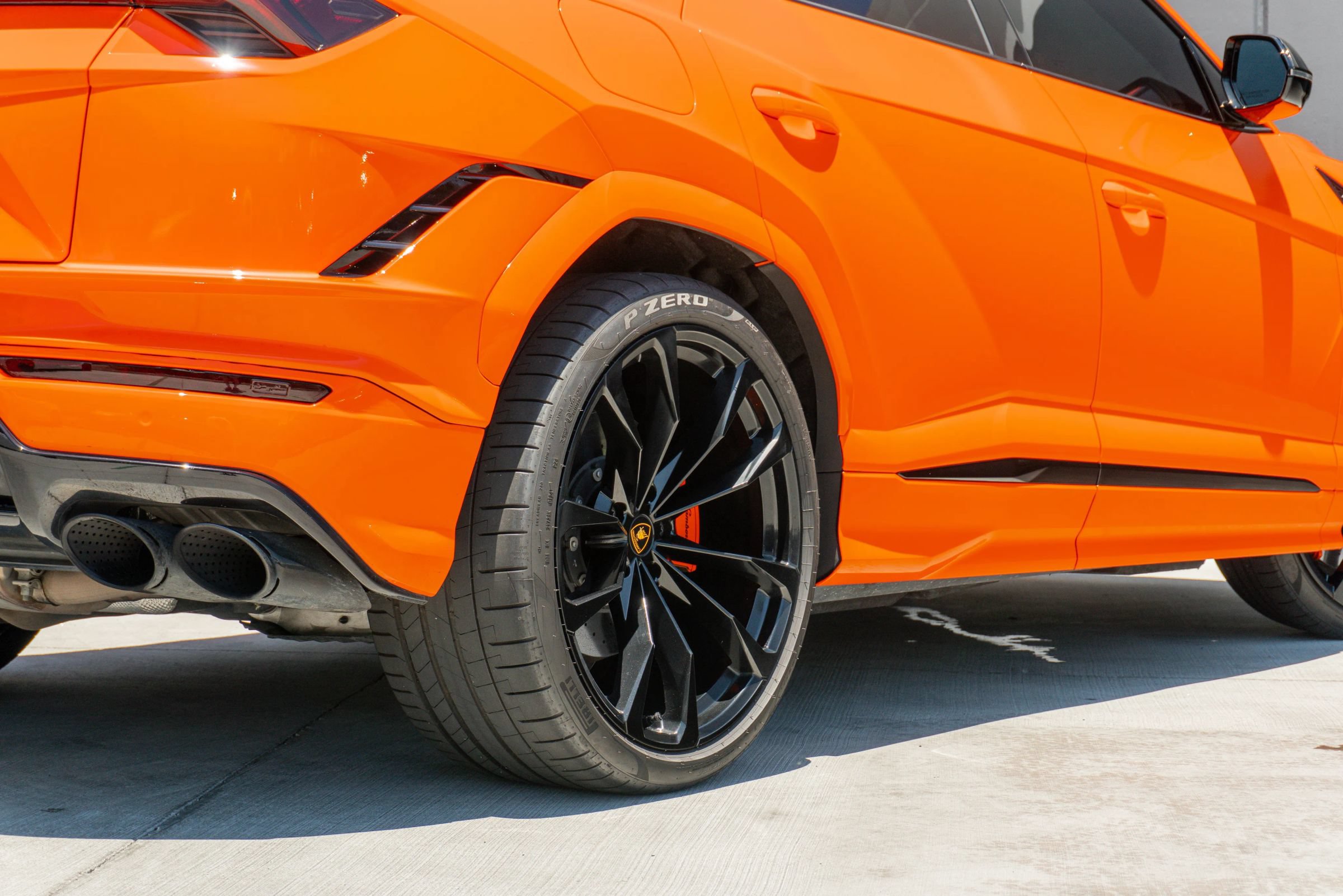 Used 2023 Lamborghini Urus S AWD/4WD image 39