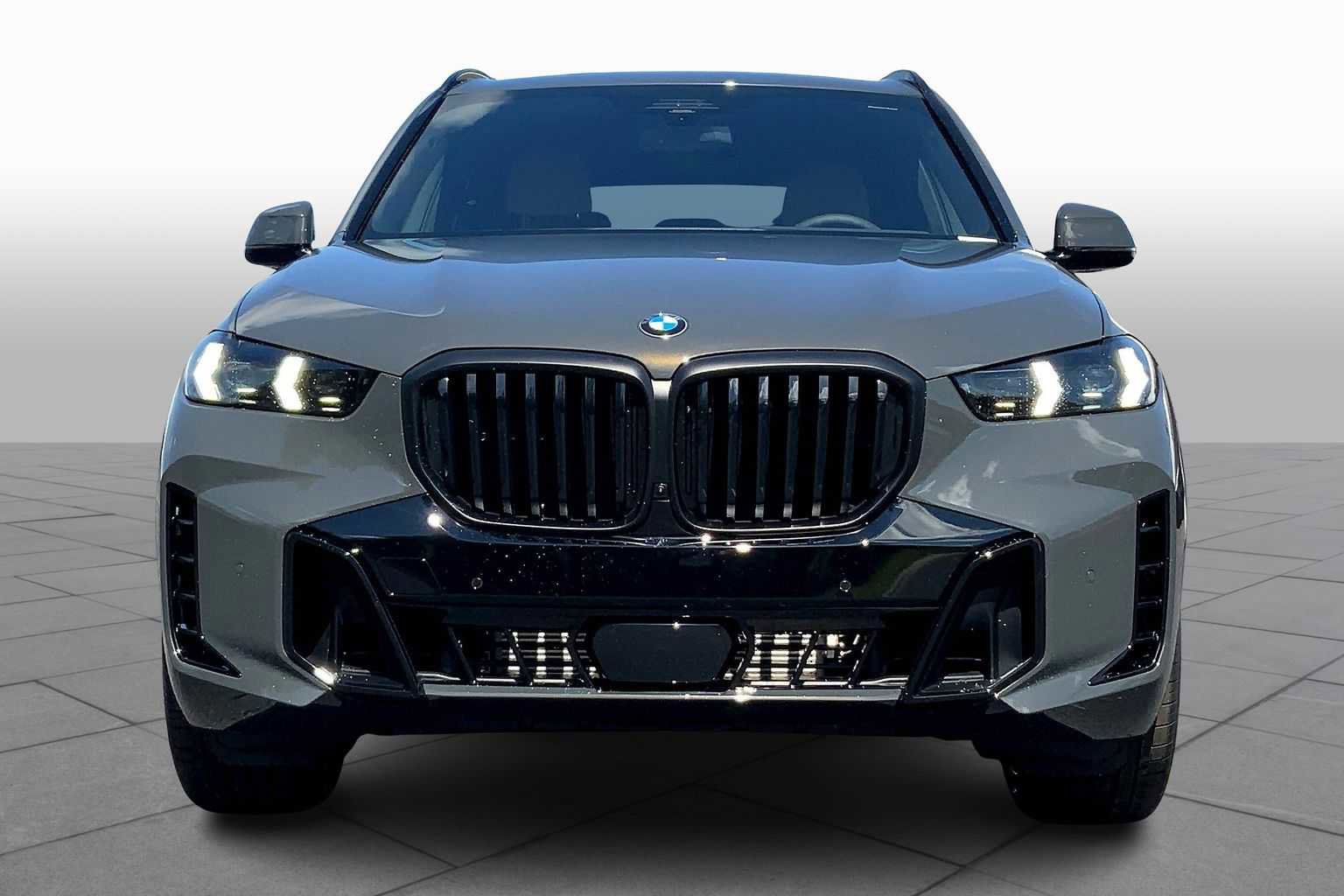 New 2026 BMW X5 sDrive40i image 3