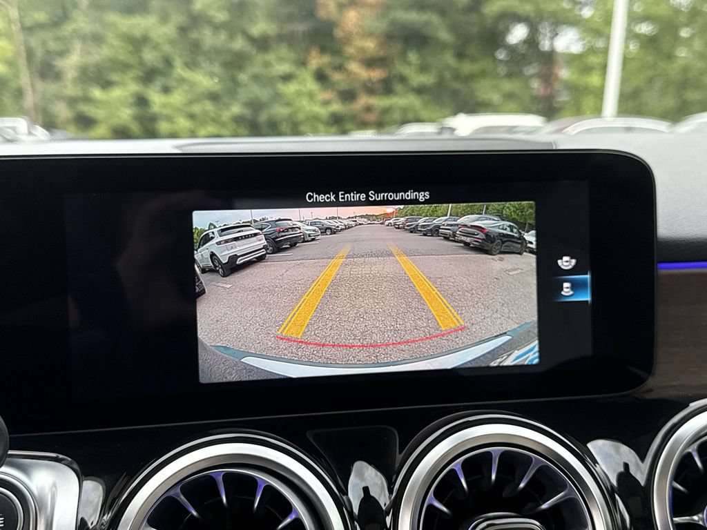 Used 2022 Mercedes-Benz GLB 250 4MATIC w/ Premium Package Lite image 24