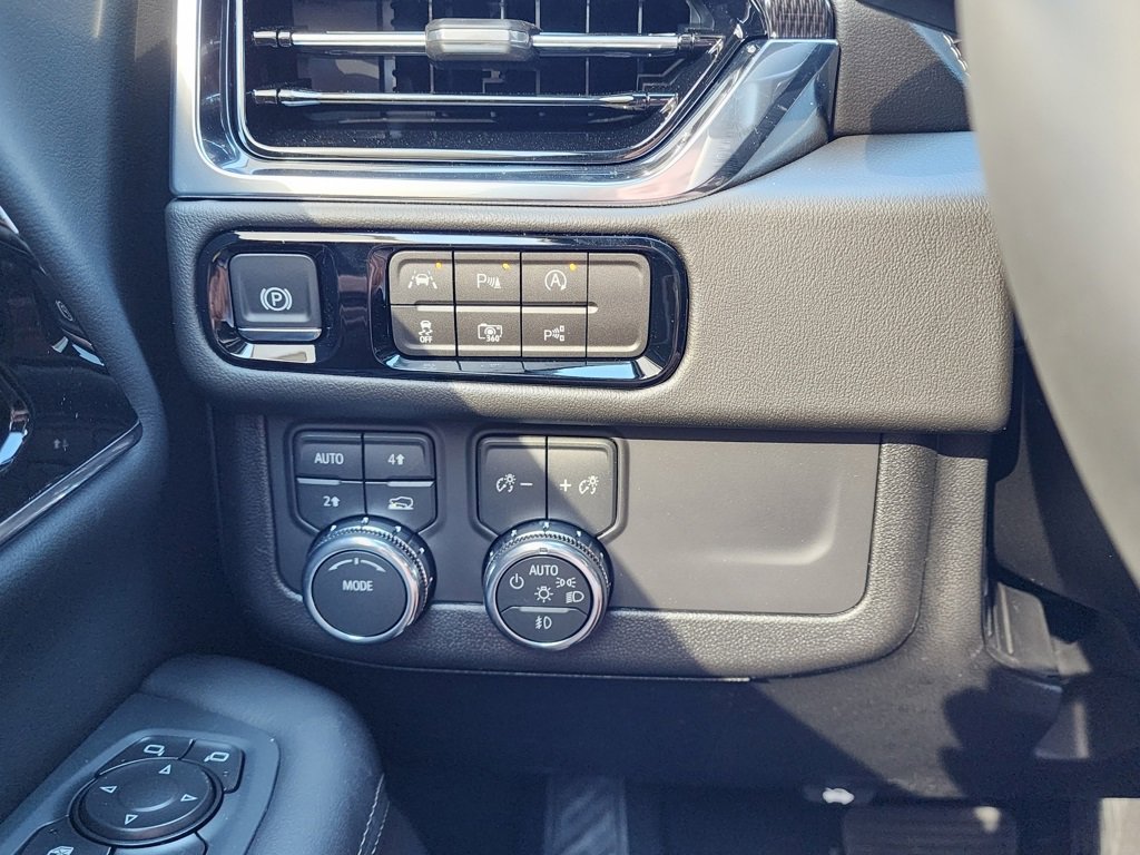 New 2026 GMC Yukon Elevation image 17