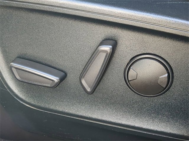 Used 2020 Ford Escape SE Sport image 23