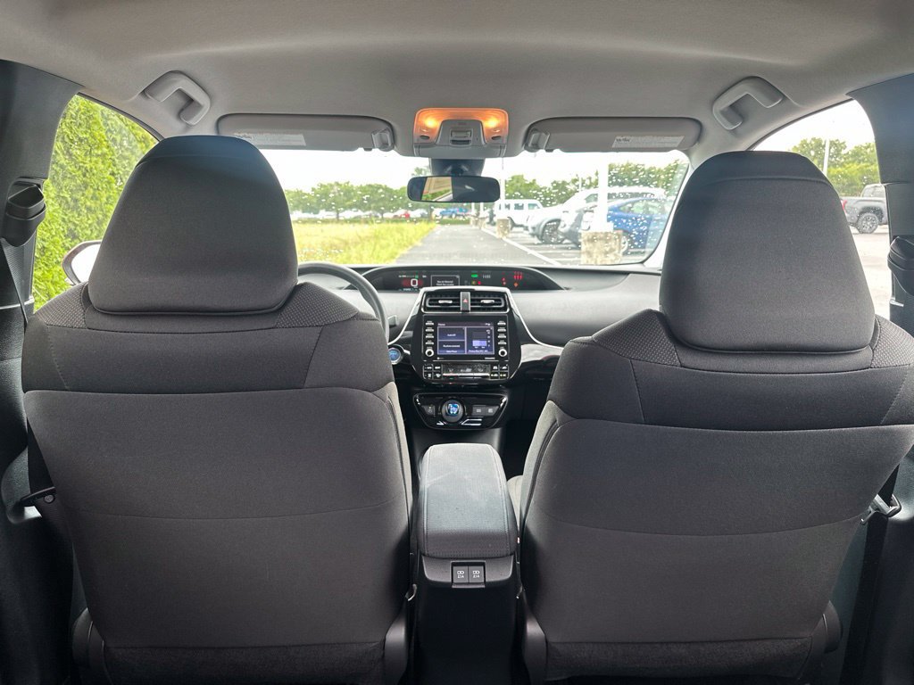 Certified 2021 Toyota Prius L Eco FWD image 33