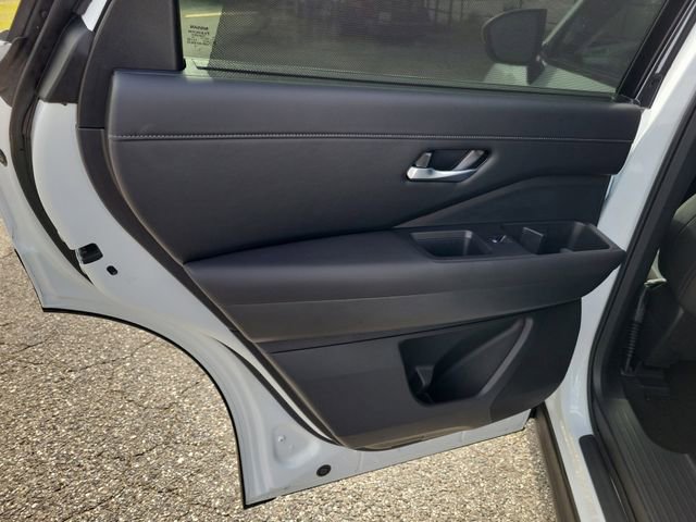 Used 2025 Nissan Pathfinder SL AWD/4WD image 30