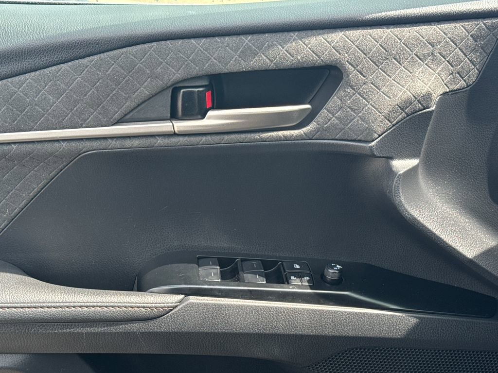 Used 2025 Toyota Camry XLE image 30