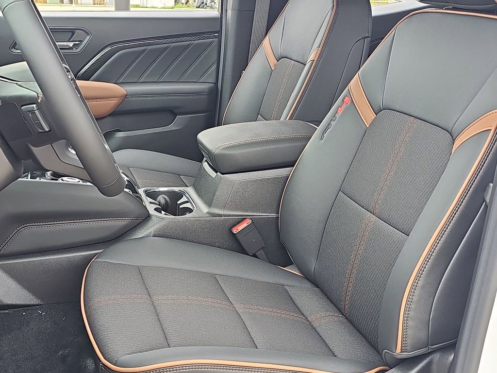 New 2025 GMC Canyon AT4 w/ Nightfall Edition image 25