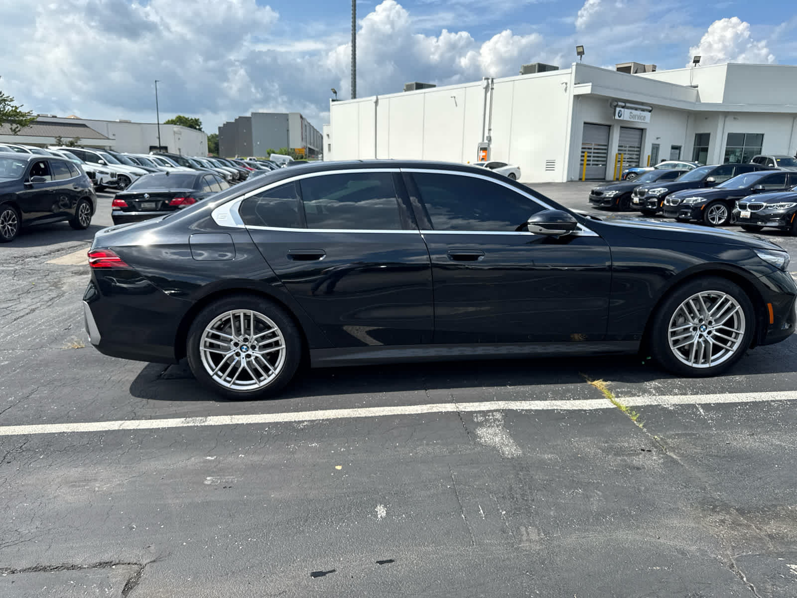 Used 2024 BMW 530i xDrive w/ Premium Package AWD/4WD image 14