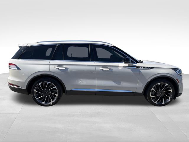 Used 2024 Lincoln Aviator Reserve w/ Equipment Group 201A image 8