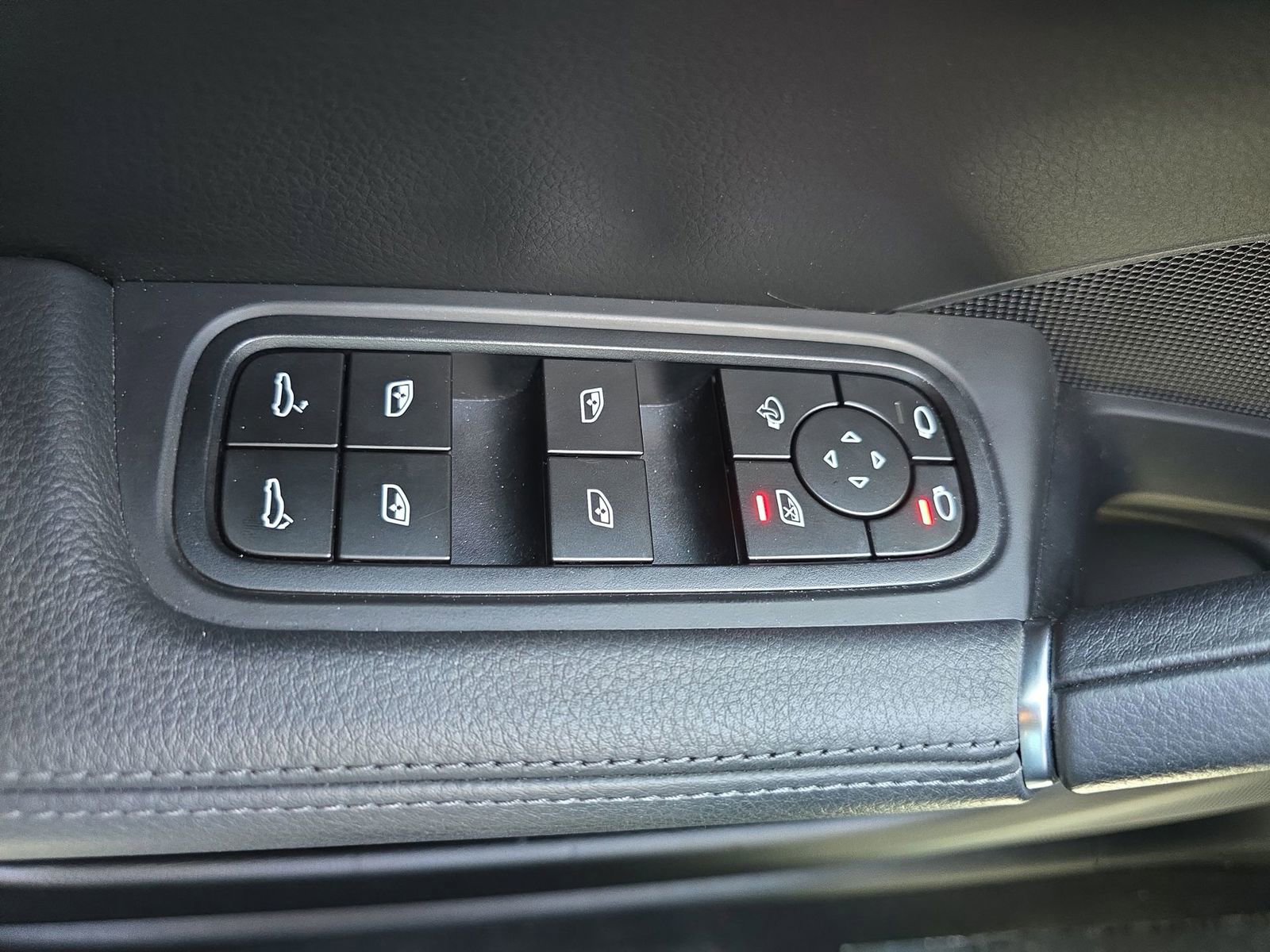 Certified 2023 Porsche Cayenne AWD/4WD image 21