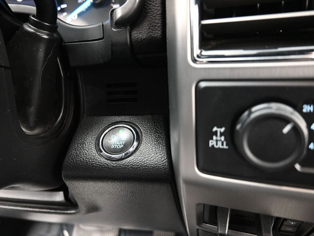 Used 2020 Ford F250 Platinum w/ FX4 Off-Road Package AWD/4WD image 14