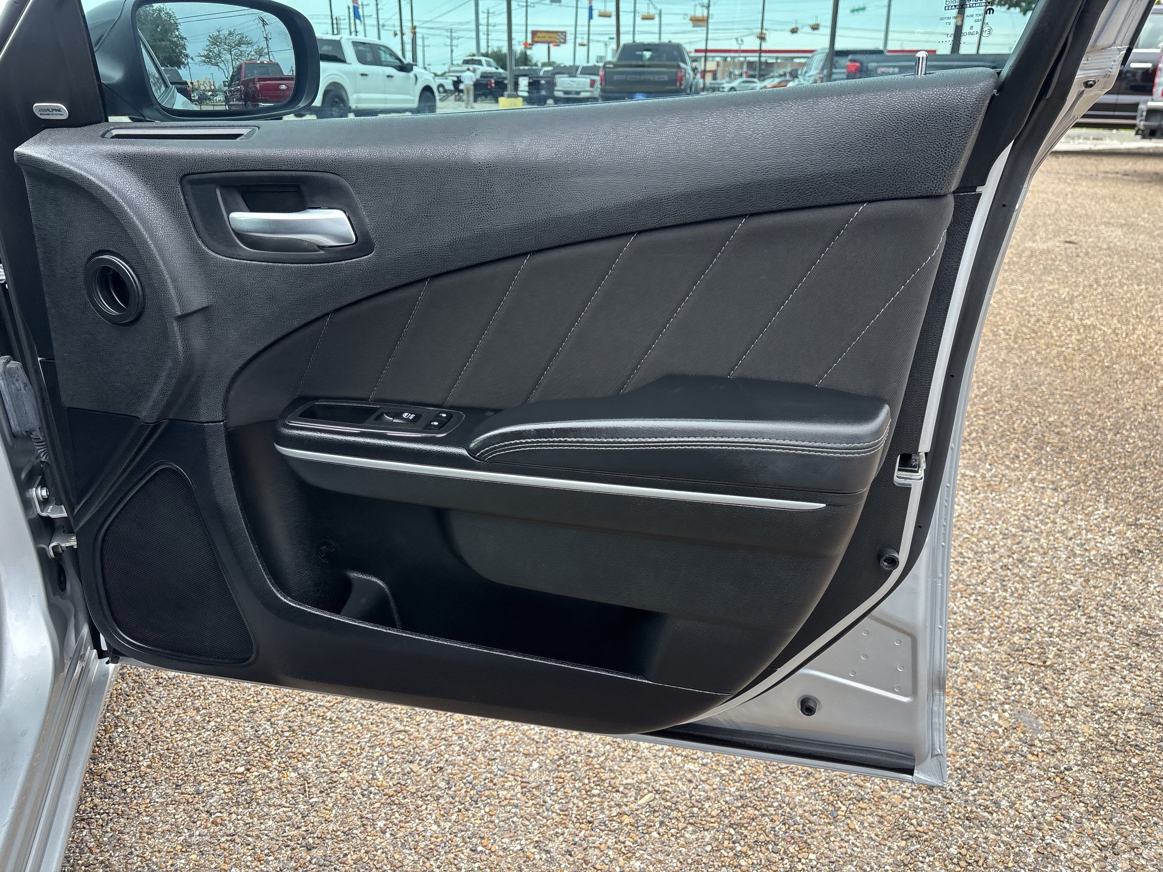 Used 2023 Dodge Charger SXT RWD image 23