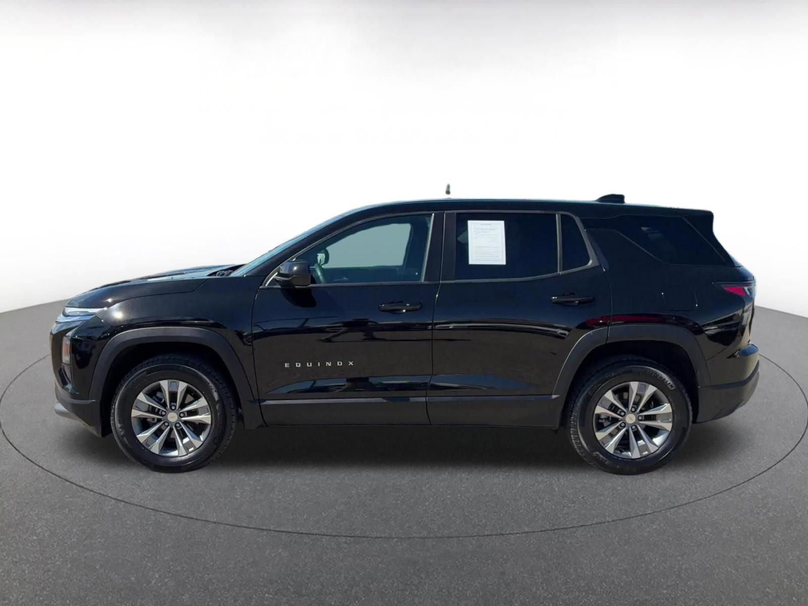 Used 2025 Chevrolet Equinox LT AWD/4WD image 9
