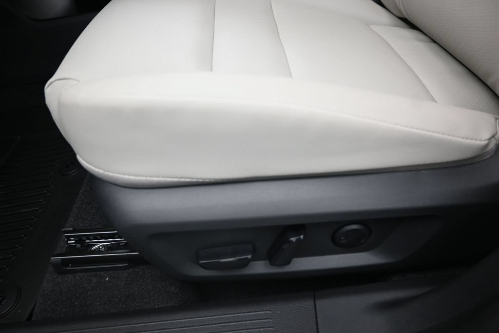 New 2026 Nissan Rogue Dark Armor AWD/4WD image 15