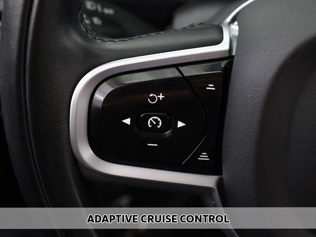 Used 2022 Volvo XC90 T6 Momentum w/ Climate Package AWD/4WD image 5