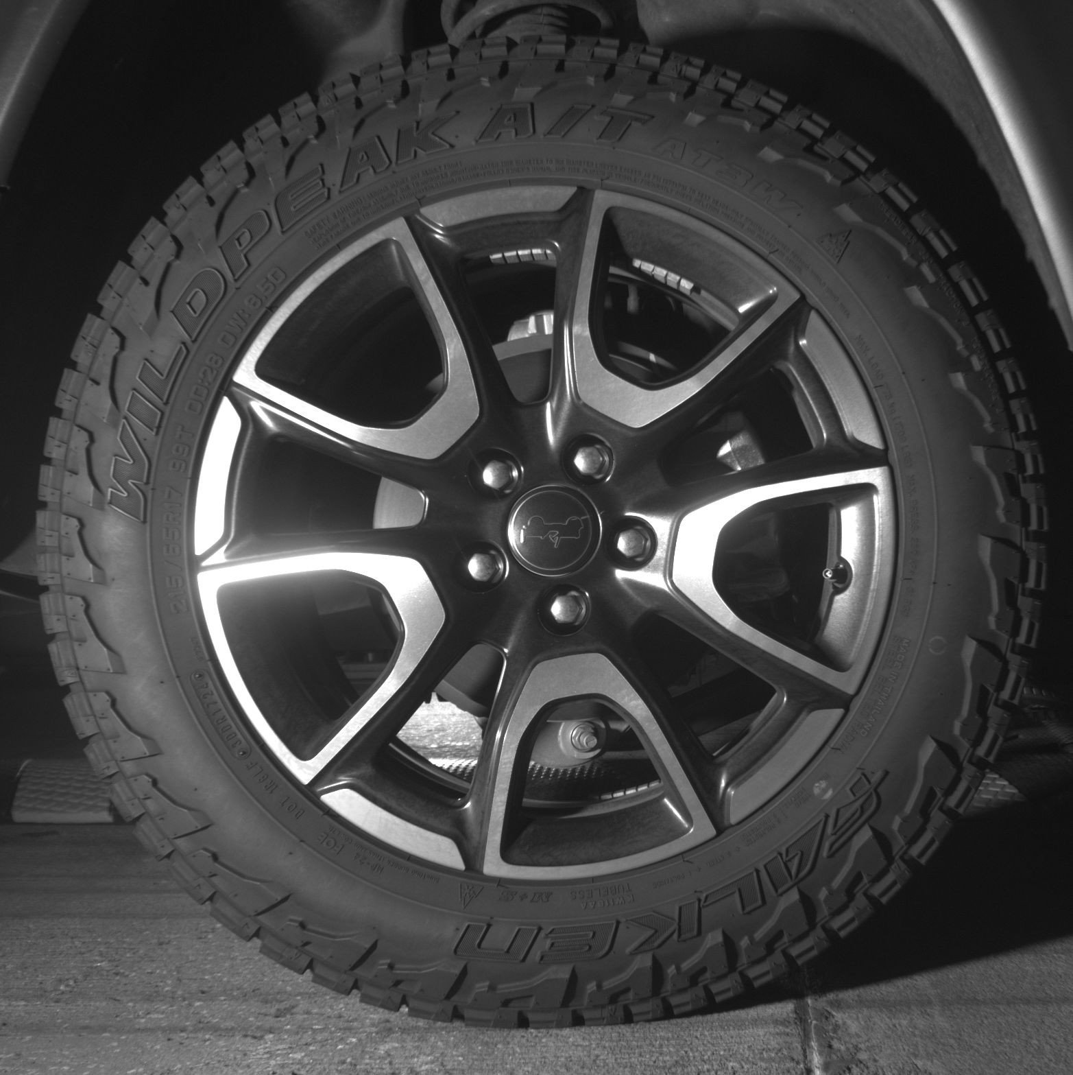 Used 2025 Jeep Compass Trailhawk AWD/4WD image 15