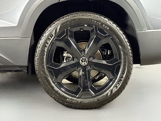 New 2026 Volkswagen Taos SEL AWD/4WD image 32