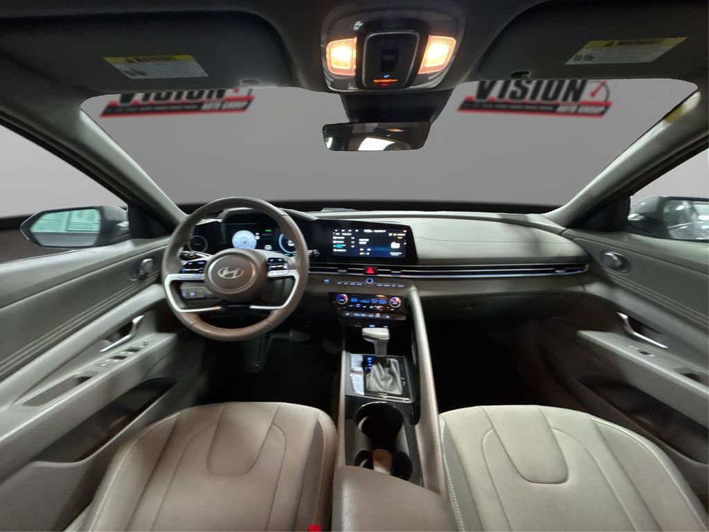 Certified 2025 Hyundai Elantra SEL image 25