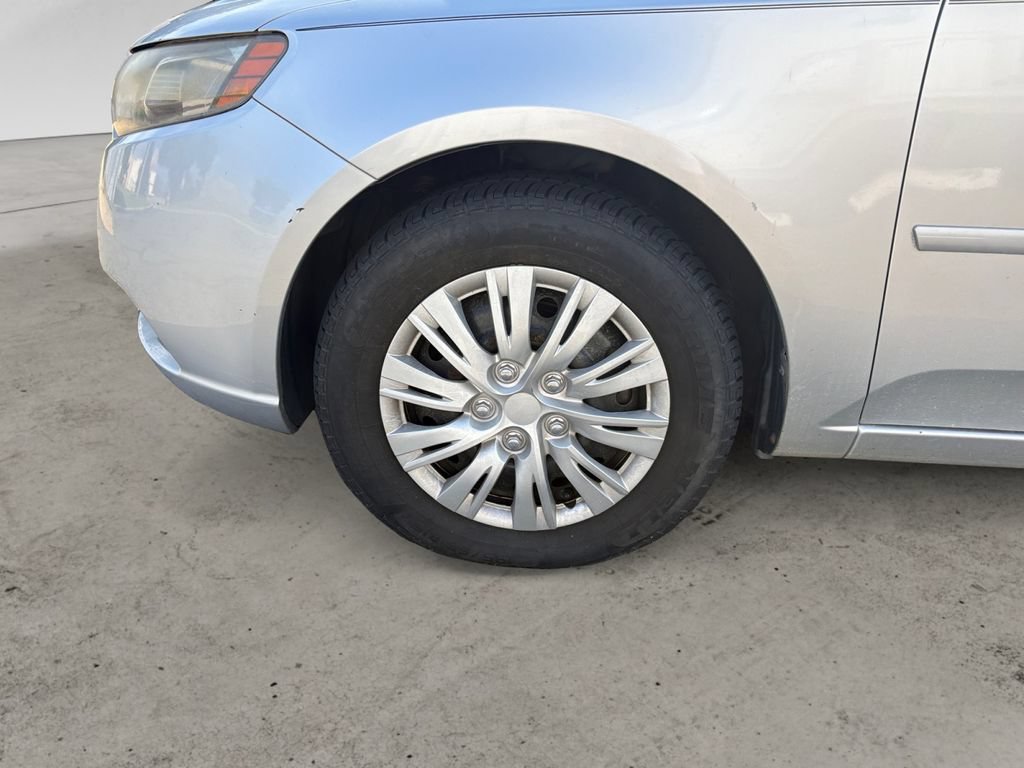 Used 2010 Kia Forte EX FWD image 12