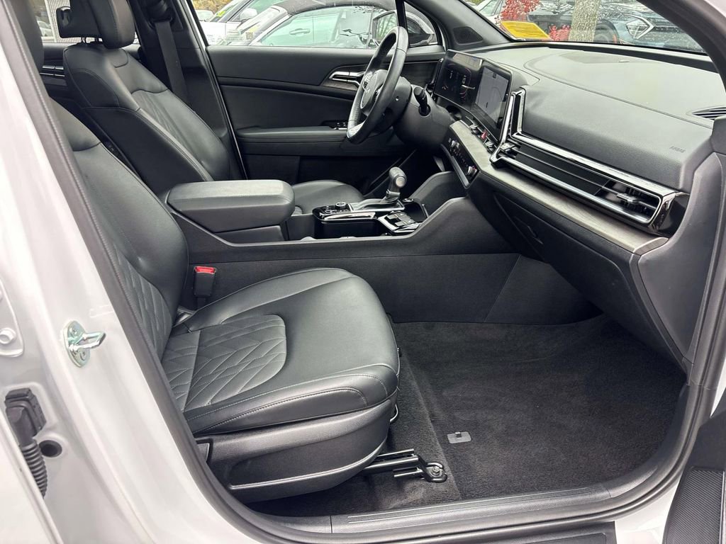 Used 2025 Kia Sportage X-Line w/ Premium Package image 13