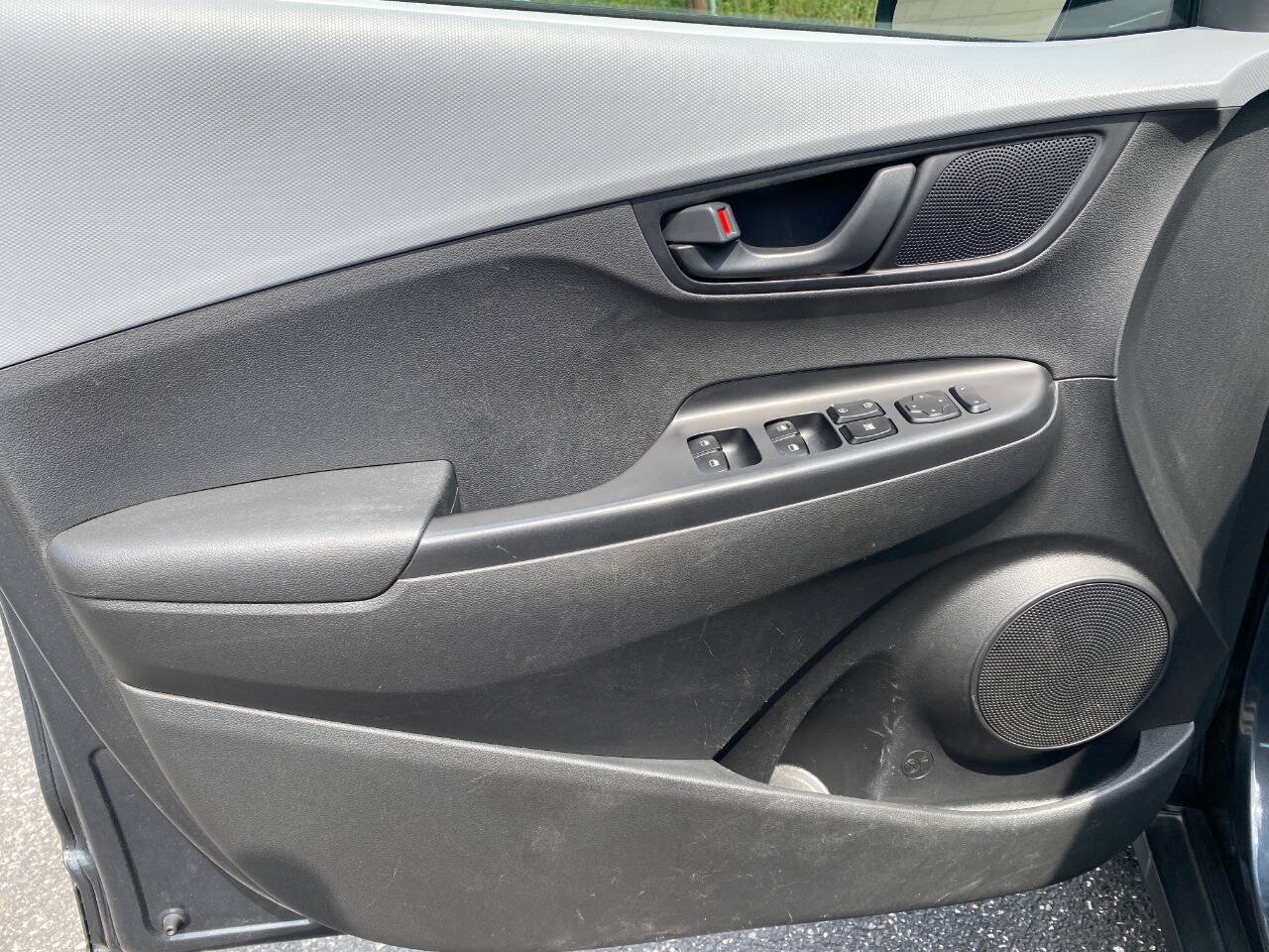Used 2020 Hyundai Kona SE AWD/4WD image 11