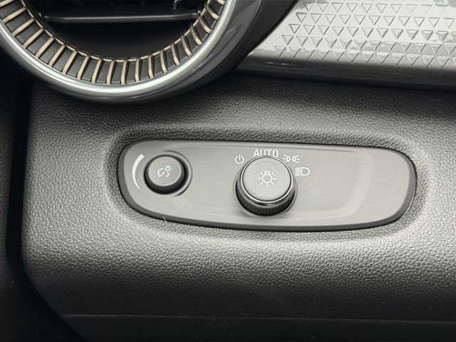 New 2026 Chevrolet Trax ACTIV FWD image 18