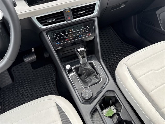 Used 2025 Volkswagen Taos SE image 17