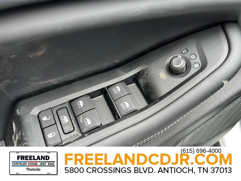 New 2025 Jeep Grand Cherokee L Laredo w/ Luxury Tech Group I image 15