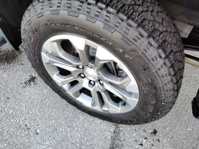 Used 2024 Chevrolet Silverado 1500 High Country w/ Technology Package AWD/4WD image 16