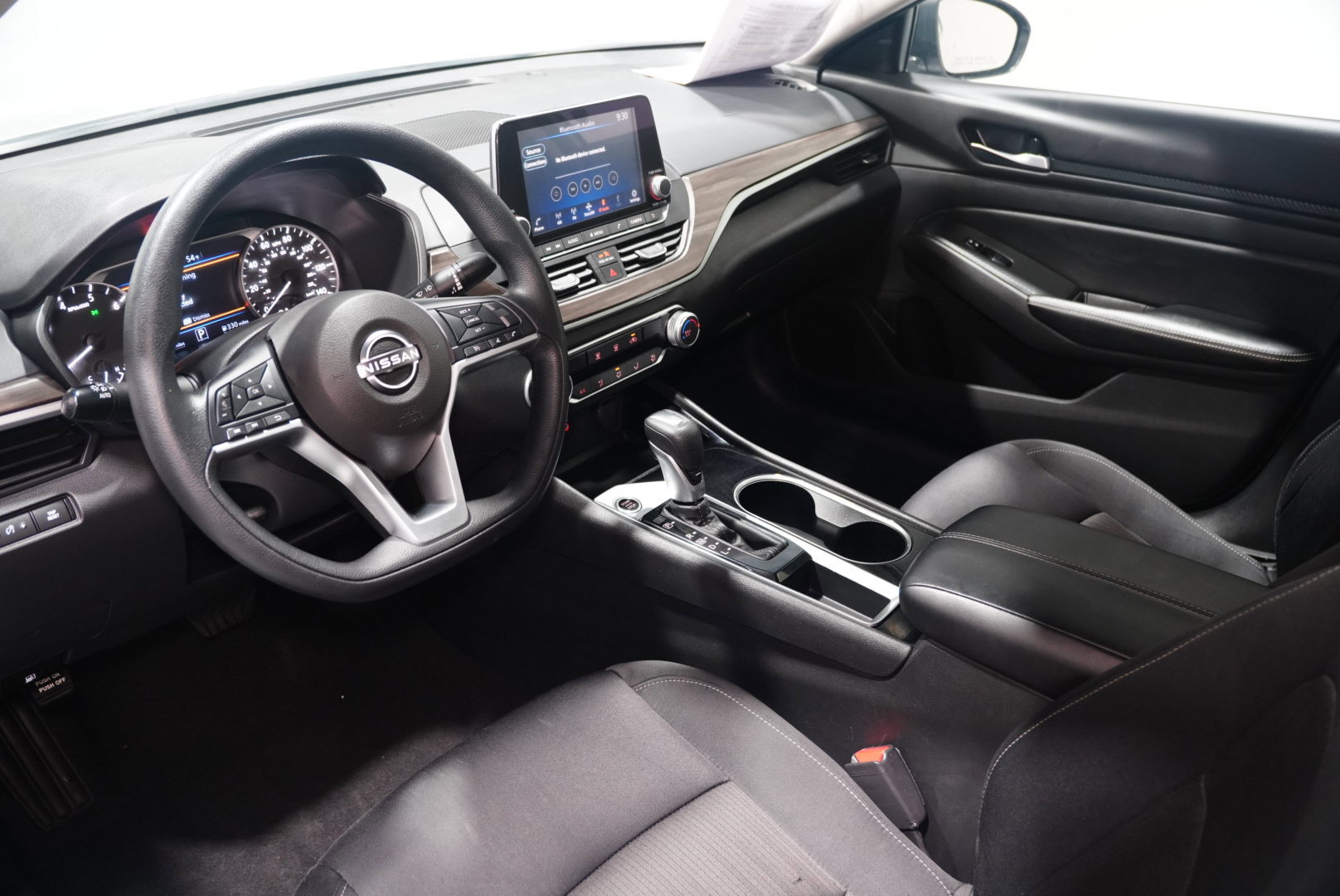 Used 2024 Nissan Altima 2.5 SV image 11