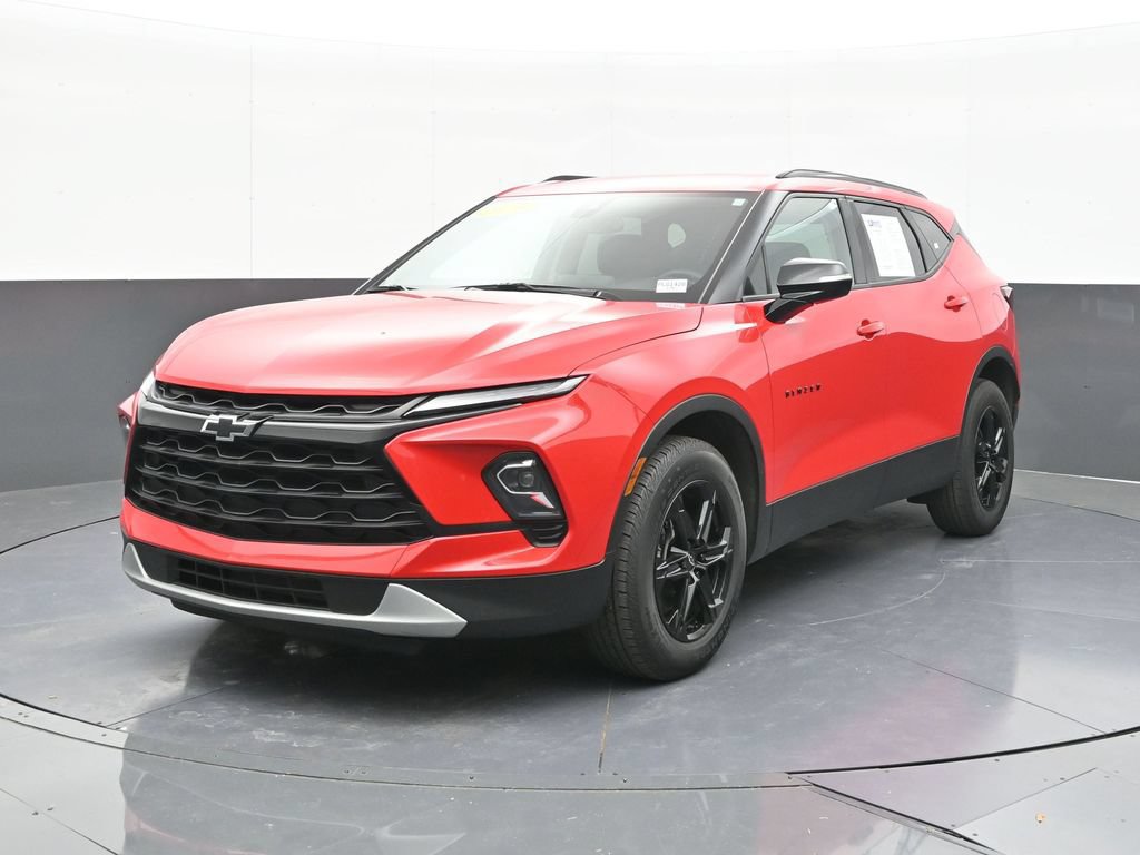 Used 2024 Chevrolet Blazer LT w/ Midnight/Sport Edition FWD image 3