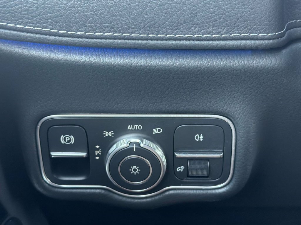 Used 2025 Mercedes-Benz G 550 image 36