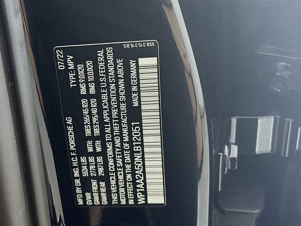 Certified 2022 Porsche Macan image 35