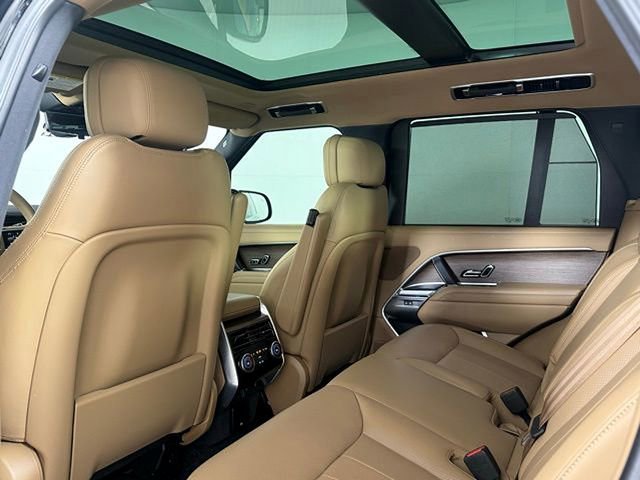 Certified 2025 Land Rover Range Rover SE image 22
