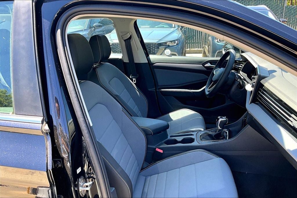 New 2026 Volkswagen Jetta SE FWD image 6