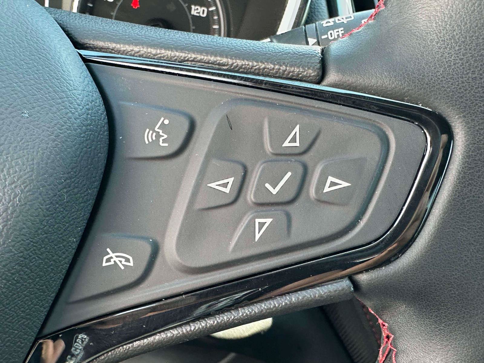 Used 2024 Chevrolet Equinox RS w/ LPO, Floor Liner Package AWD/4WD image 21