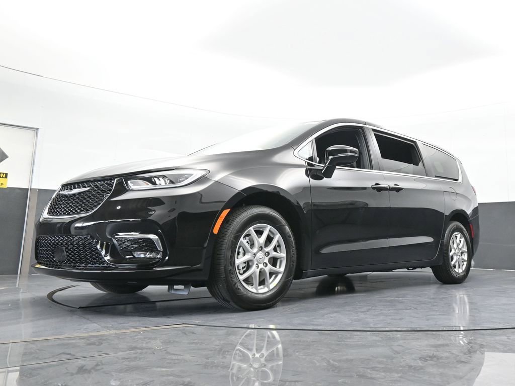 New 2026 Chrysler Pacifica Select image 56