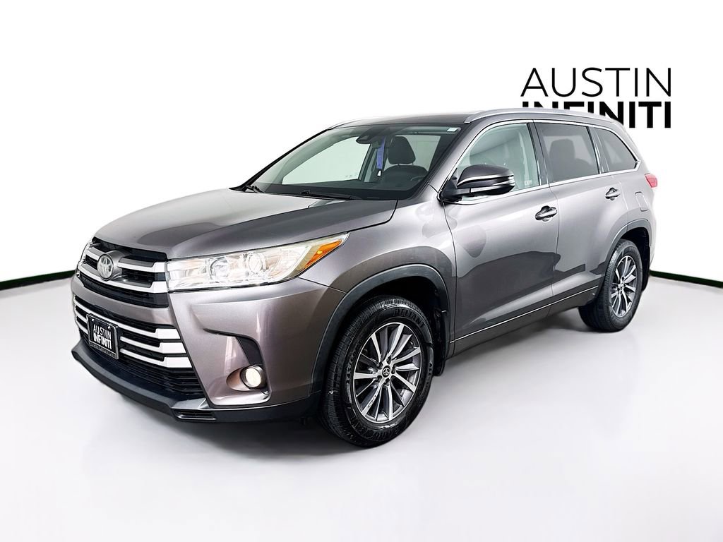 Used 2018 Toyota Highlander XLE FWD image 3