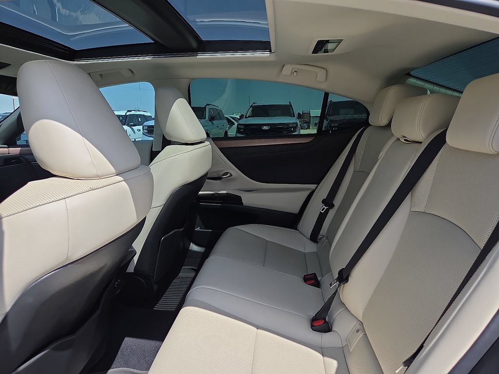 Used 2025 Lexus ES 350 w/ Premium Package FWD image 17