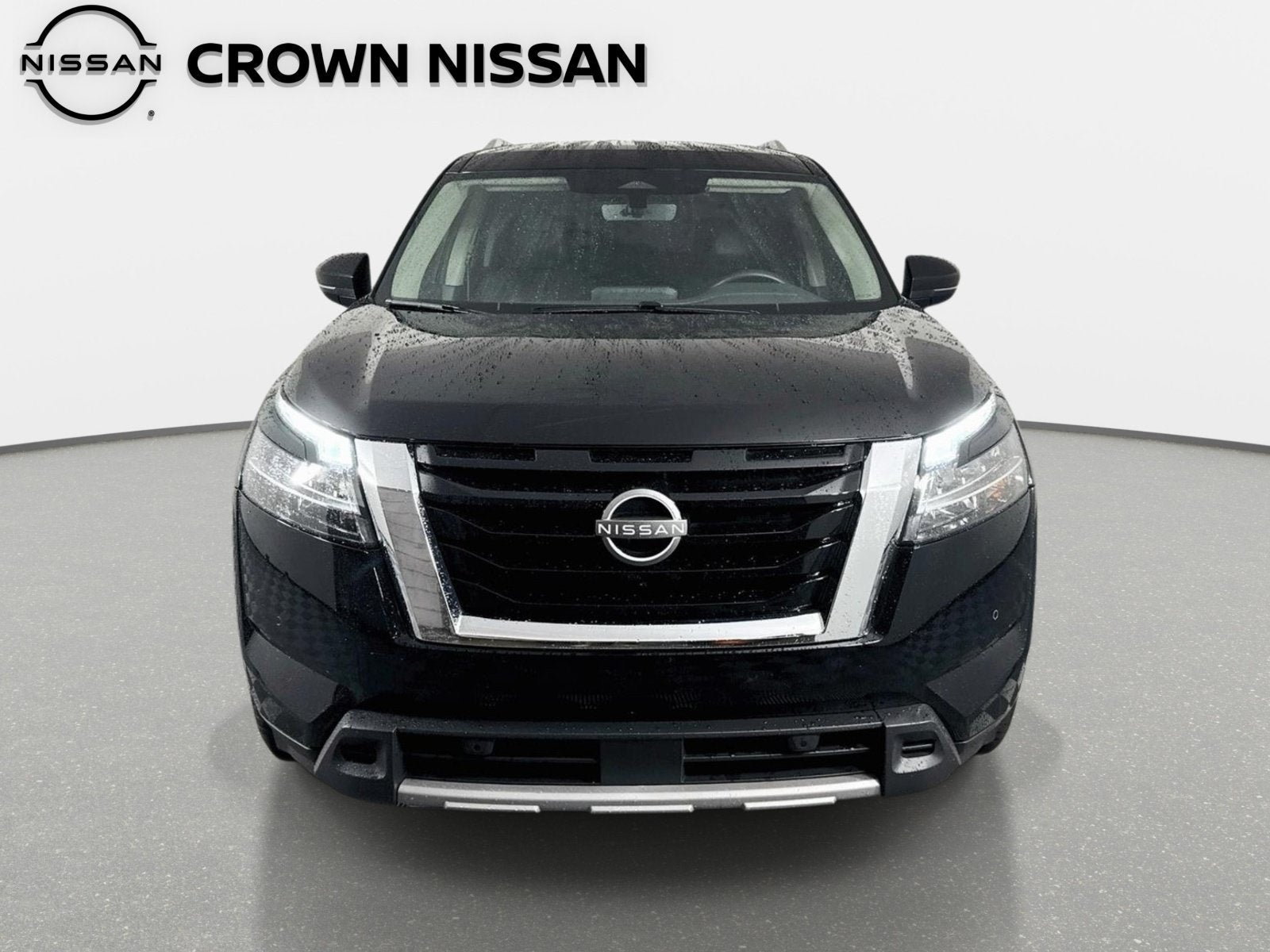 Used 2024 Nissan Pathfinder SL FWD image 2
