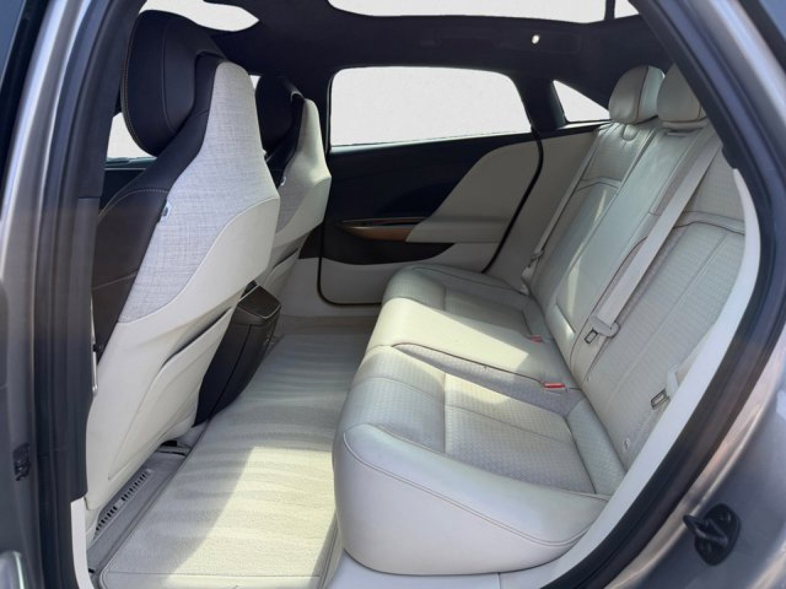 Used 2023 Lucid Air Grand Touring image 19