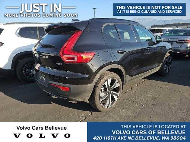 Used 2025 Volvo XC40 B5 Plus