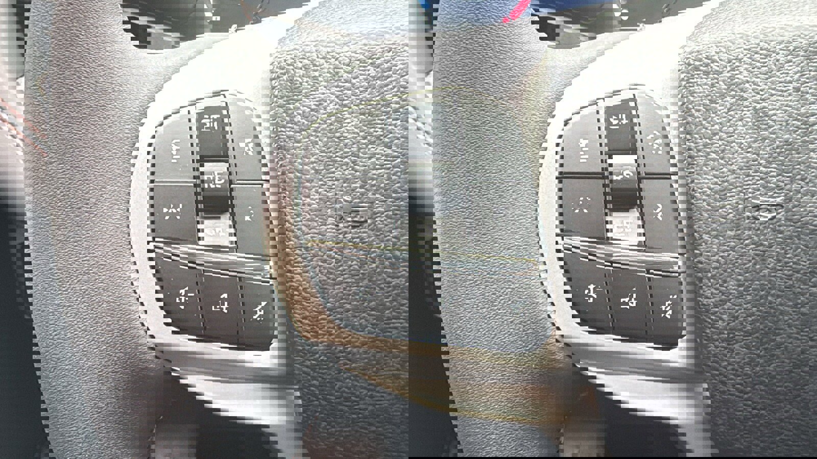 New 2026 Ford Explorer Active AWD/4WD image 20