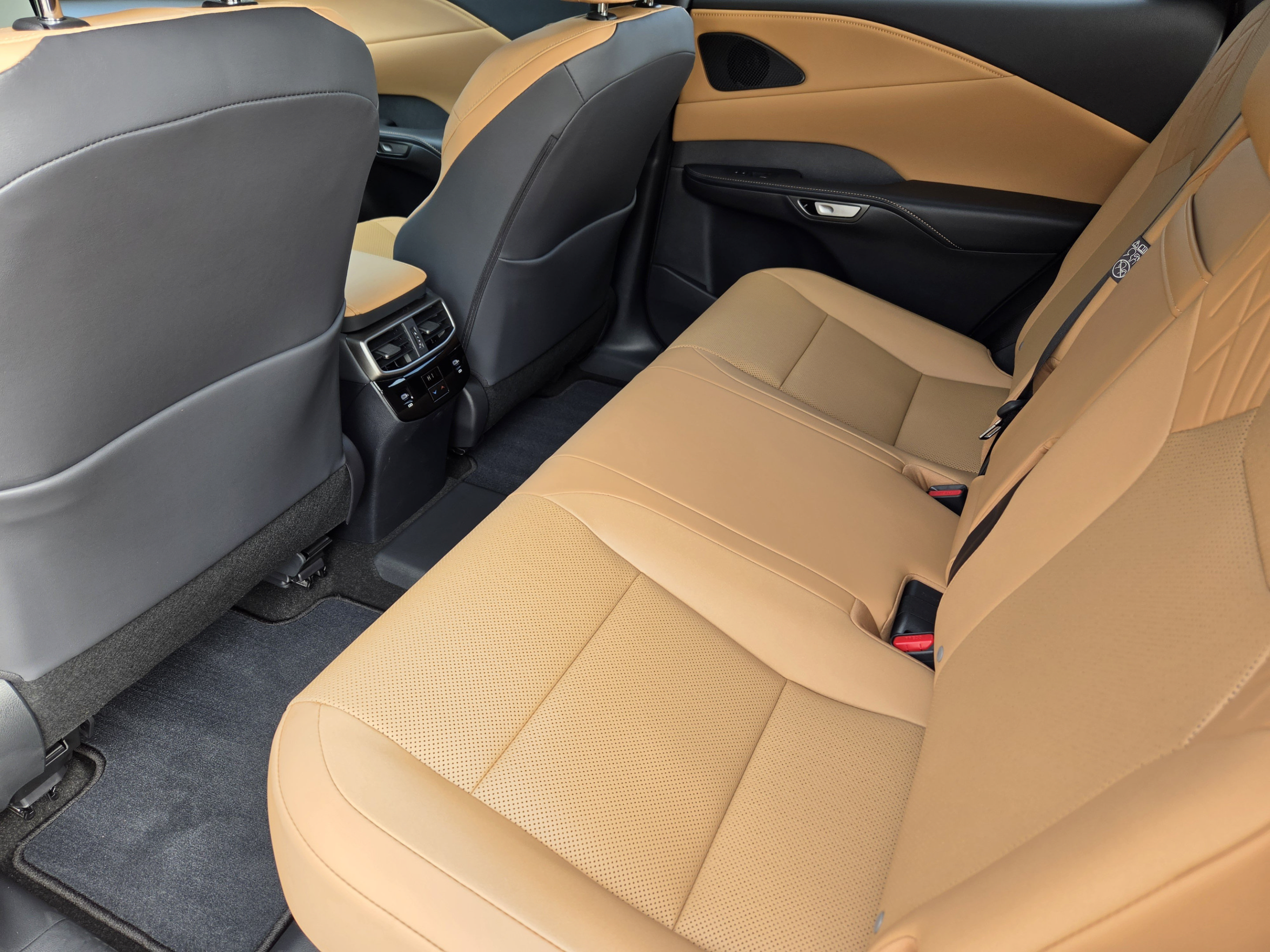 New 2026 Lexus RX 450h AWD w/ Convenience Package image 20